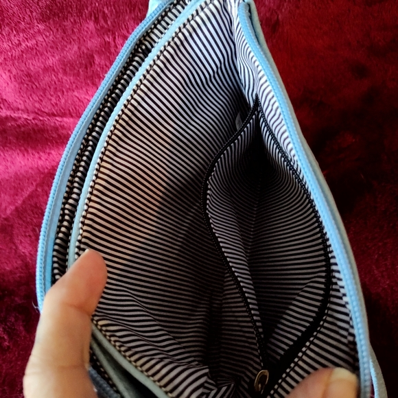 Baby blue purse with tassels multiple pockets layers zippers - Picture 4 of 5